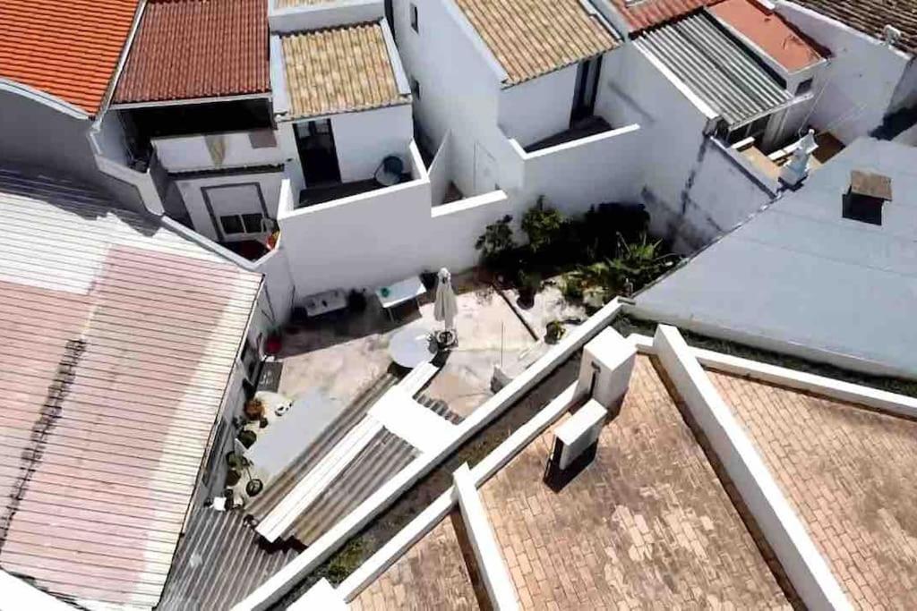 Typical House Faro Downtown Private Entrance Exterior foto